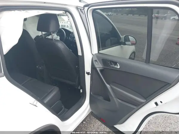 WVGAV7AXXGW576806 2016 VOLKSWAGEN TIGUAN - Image 8