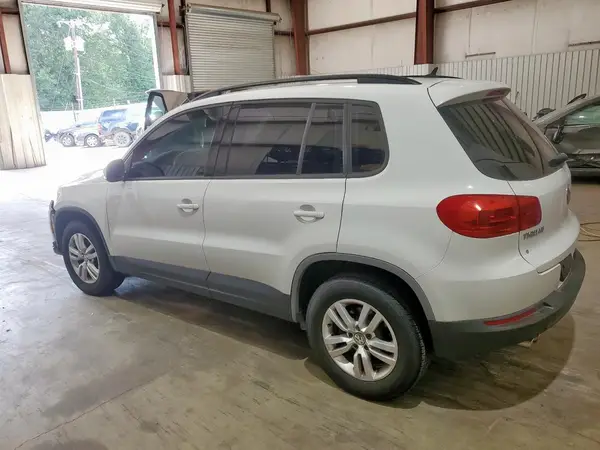 WVGAV7AXXGW588261 2016 VOLKSWAGEN TIGUAN - Image 2