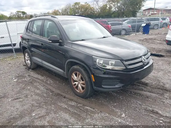 WVGAV7AXXGW600795 2016 VOLKSWAGEN TIGUAN - Image 1