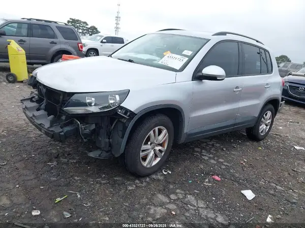 WVGAV7AXXGW606712 2016 VOLKSWAGEN TIGUAN - Image 2