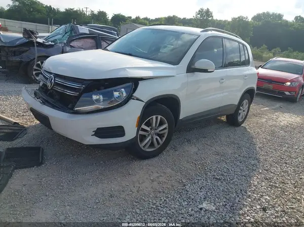 WVGAV7AXXGW609237 2016 VOLKSWAGEN TIGUAN - Image 2