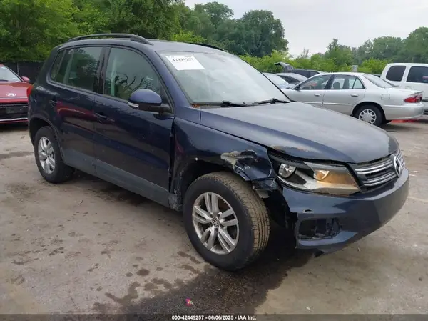 WVGAV7AXXGW610355 2016 VOLKSWAGEN TIGUAN - Image 1