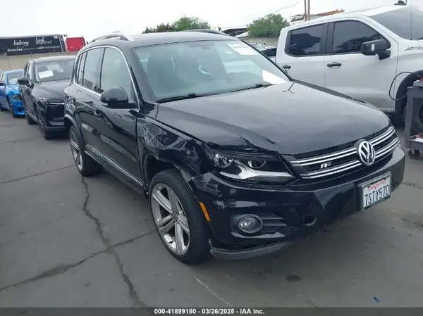 WVGAV7AXXGW610985 2016 VOLKSWAGEN TIGUAN - Image 1