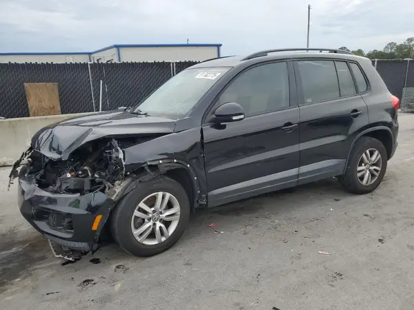 WVGAV7AXXHK000044 2017 VOLKSWAGEN TIGUAN - Image 1