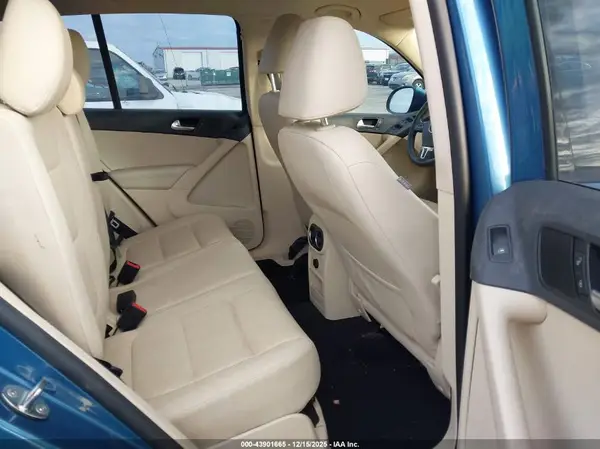 WVGAV7AXXHK004093 2017 VOLKSWAGEN TIGUAN - Image 8