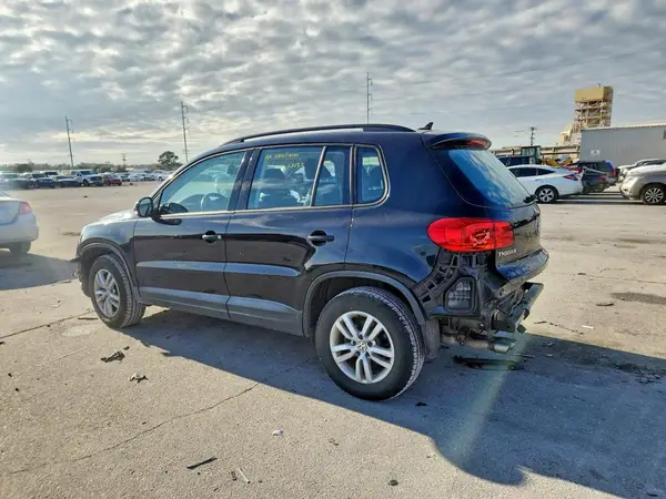 WVGAV7AXXHK013229 2017 VOLKSWAGEN TIGUAN - Image 2
