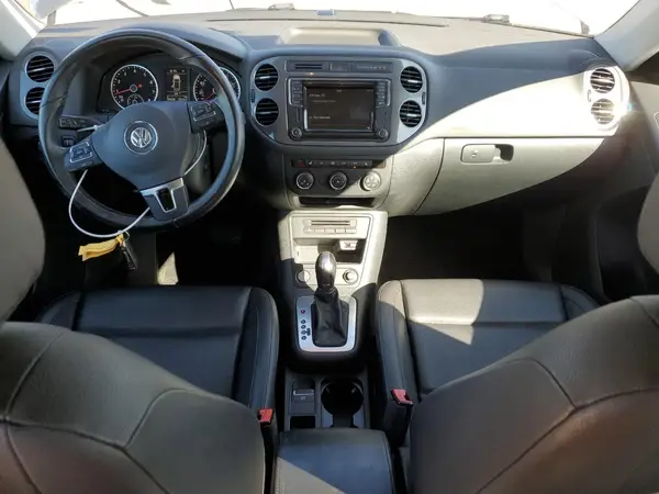 WVGAV7AXXHK014784 2017 VOLKSWAGEN TIGUAN - Image 8
