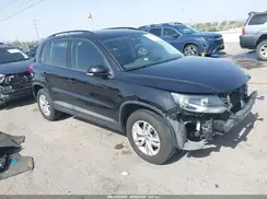 WVGAV7AXXHK018737 2017 VOLKSWAGEN TIGUAN