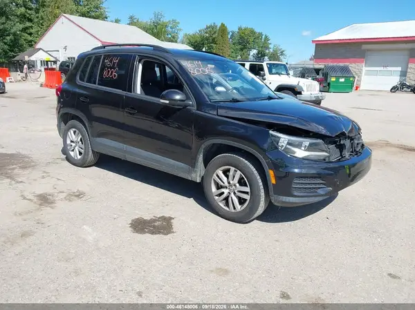 WVGAV7AXXHK021475 2017 VOLKSWAGEN TIGUAN - Image 1