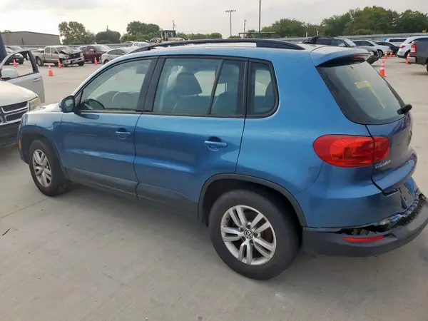 WVGAV7AXXHK022870 2017 VOLKSWAGEN TIGUAN - Image 2