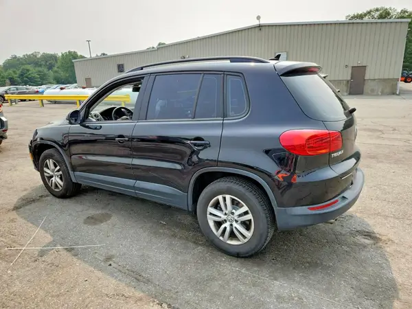 WVGAV7AXXHK023534 2017 VOLKSWAGEN TIGUAN - Image 2