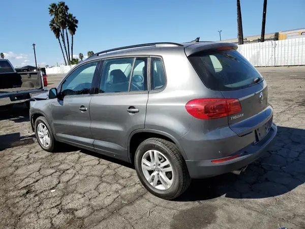 WVGAV7AXXHK025431 2017 VOLKSWAGEN TIGUAN - Image 2