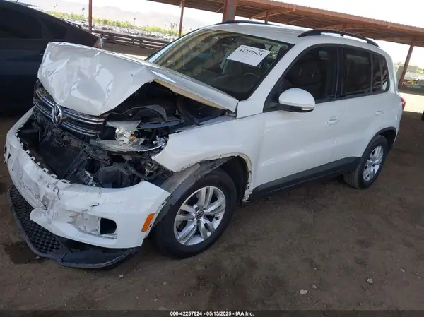WVGAV7AXXHK026143 2017 VOLKSWAGEN TIGUAN - Image 2