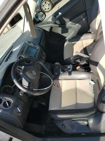 WVGAV7AXXHK028023 2017 VOLKSWAGEN TIGUAN - Image 8