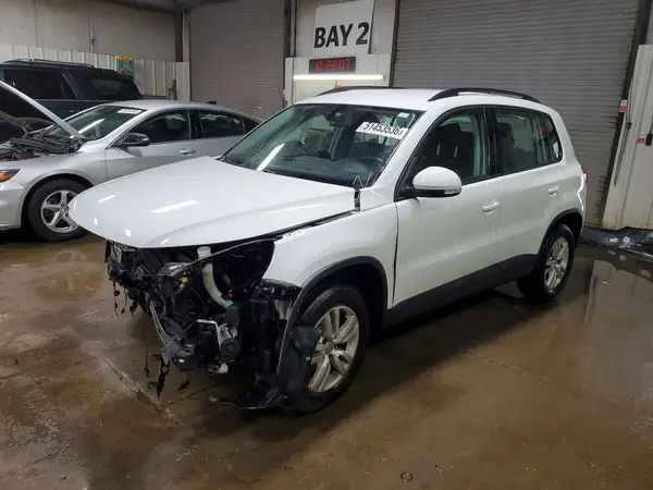 WVGAV7AXXHK030418 2017 VOLKSWAGEN TIGUAN - Image 1