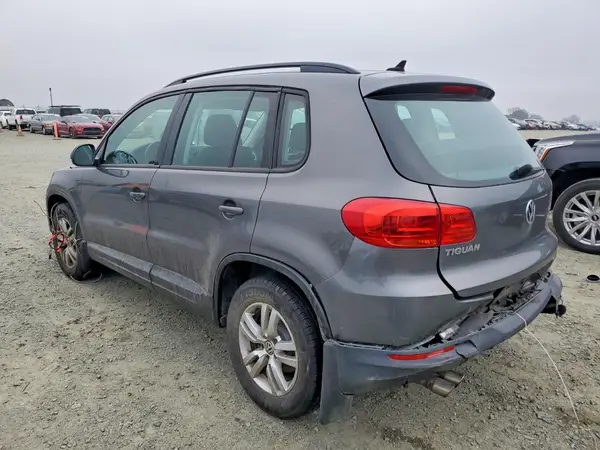 WVGAV7AXXHK032752 2017 VOLKSWAGEN TIGUAN - Image 2