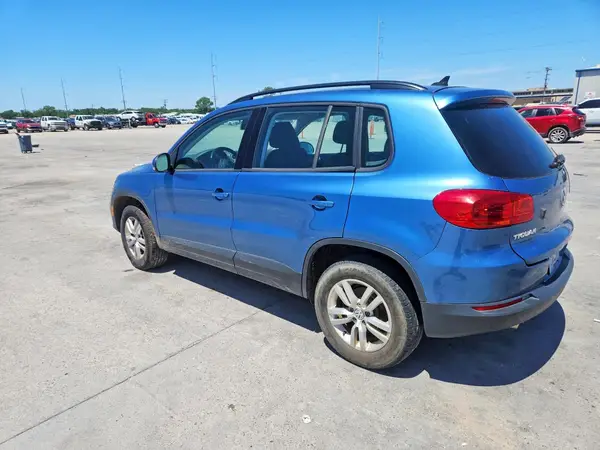 WVGAV7AXXHK036235 2017 VOLKSWAGEN TIGUAN - Image 2