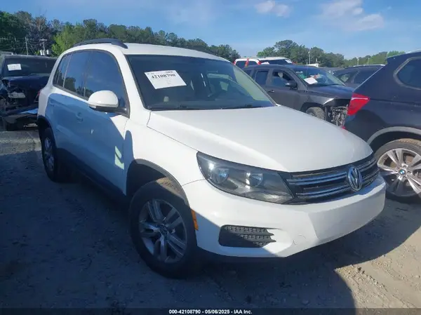 WVGAV7AXXHK042262 2017 VOLKSWAGEN TIGUAN - Image 1