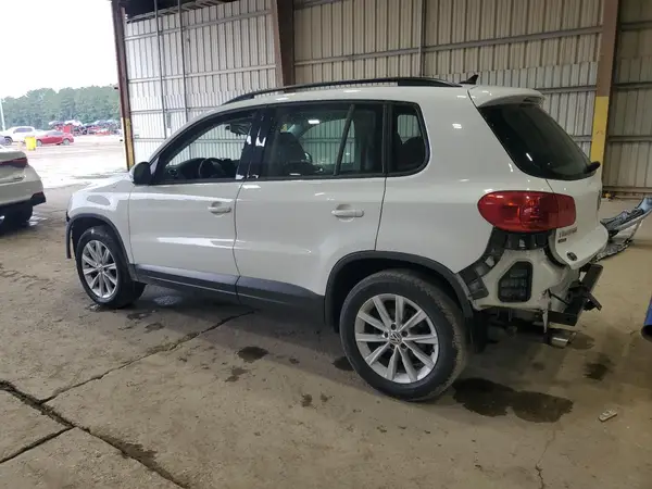 WVGAV7AXXHK043847 2017 VOLKSWAGEN TIGUAN - Image 2