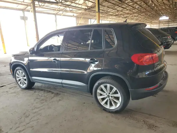 WVGAV7AXXHK044917 2017 VOLKSWAGEN TIGUAN - Image 2