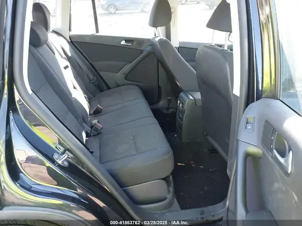 WVGAV7AXXHK045095 2017 VOLKSWAGEN TIGUAN - Image 8