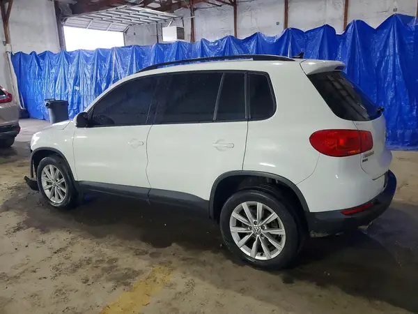 WVGAV7AXXHK047185 2017 VOLKSWAGEN TIGUAN - Image 2