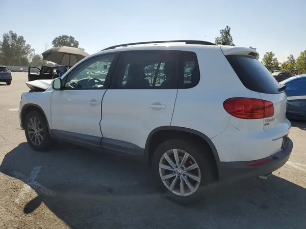 WVGAV7AXXHK047901 2017 VOLKSWAGEN TIGUAN - Image 2