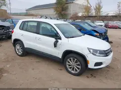 WVGAV7AXXHK049454 2017 VOLKSWAGEN TIGUAN