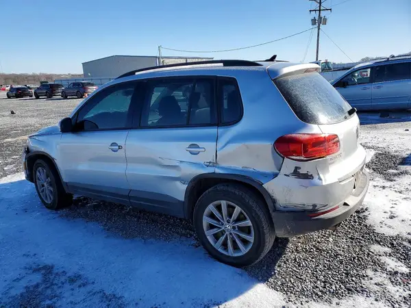 WVGAV7AXXHK051009 2017 VOLKSWAGEN TIGUAN - Image 2