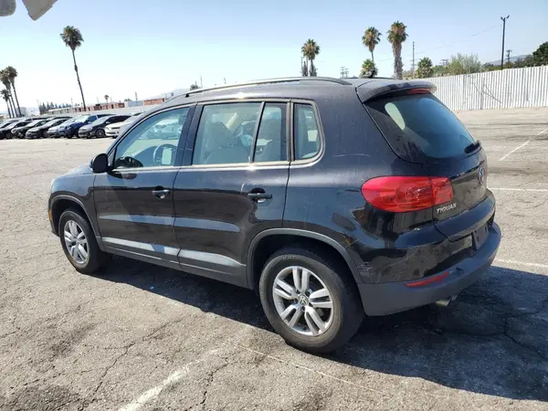 WVGAV7AXXHW500696 2017 VOLKSWAGEN TIGUAN - Image 2