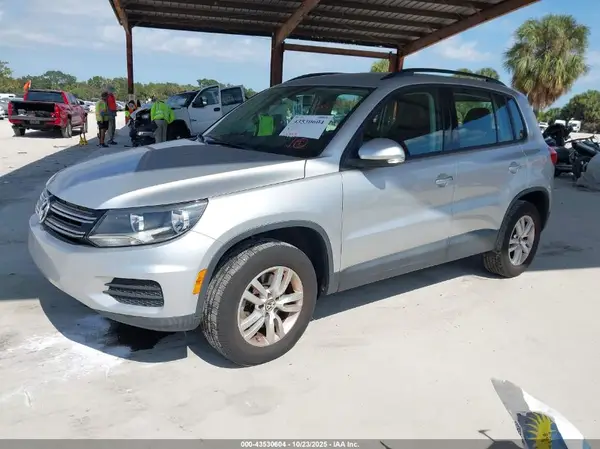 WVGAV7AXXHW503680 2017 VOLKSWAGEN TIGUAN - Image 2