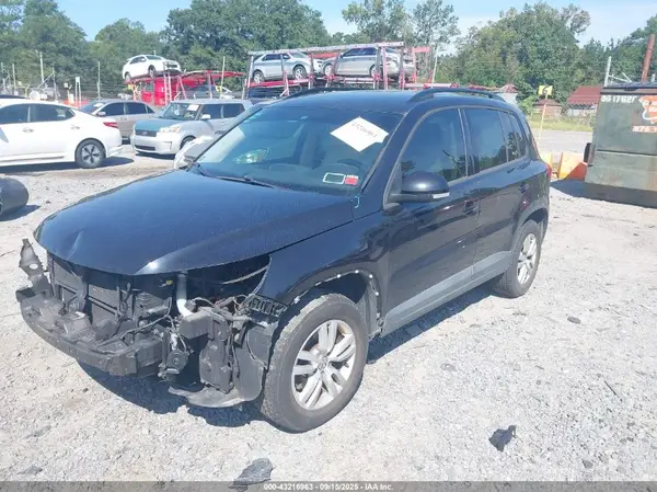 WVGBV7AX0GW001702 2016 VOLKSWAGEN TIGUAN - Image 2