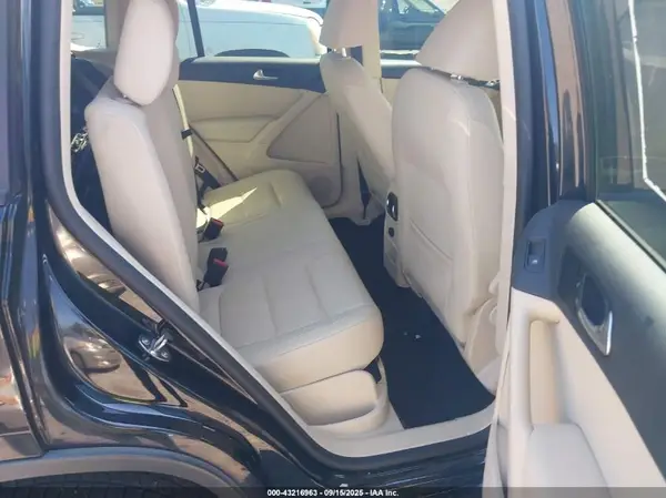 WVGBV7AX0GW001702 2016 VOLKSWAGEN TIGUAN - Image 8