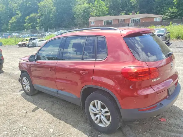 WVGBV7AX0GW085603 2016 VOLKSWAGEN TIGUAN - Image 2