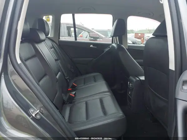 WVGBV7AX0GW514240 2016 VOLKSWAGEN TIGUAN - Image 8