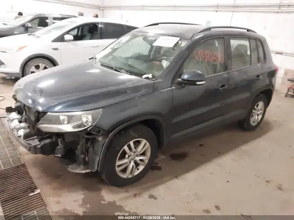 WVGBV7AX0GW518742 2016 VOLKSWAGEN TIGUAN - Image 2