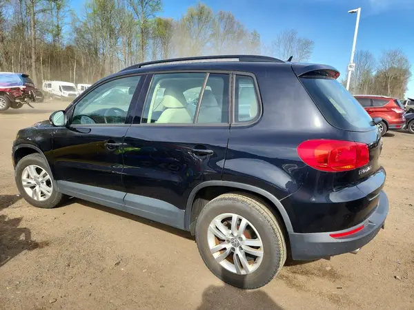 WVGBV7AX0GW559873 2016 VOLKSWAGEN TIGUAN - Image 2