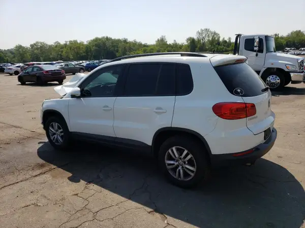 WVGBV7AX0GW571568 2016 VOLKSWAGEN TIGUAN - Image 2