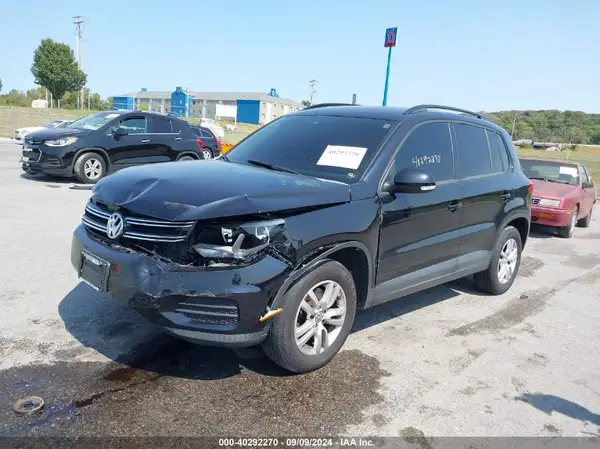 WVGBV7AX0GW576866 2016 VOLKSWAGEN TIGUAN - Image 2