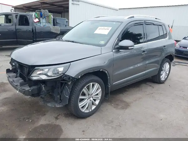 WVGBV7AX0GW581209 2016 VOLKSWAGEN TIGUAN - Image 2