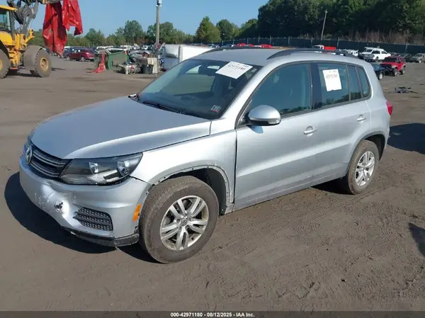 WVGBV7AX0GW582179 2016 VOLKSWAGEN TIGUAN - Image 2