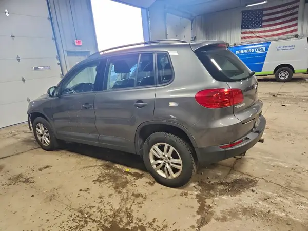 WVGBV7AX0GW595031 2016 VOLKSWAGEN TIGUAN - Image 2