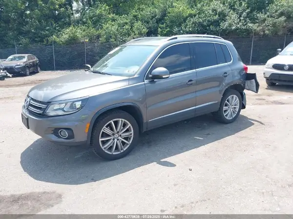 WVGBV7AX0GW602284 2016 VOLKSWAGEN TIGUAN - Image 2