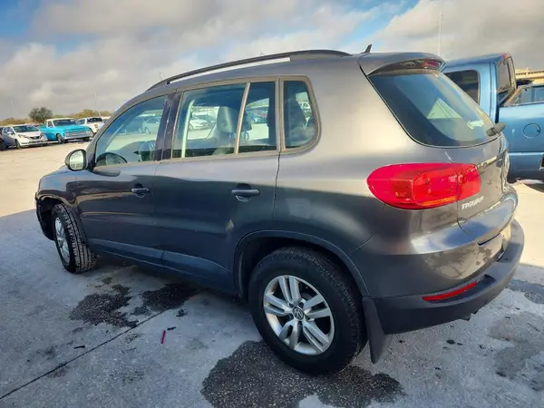 WVGBV7AX0GW610661 2016 VOLKSWAGEN TIGUAN - Image 2