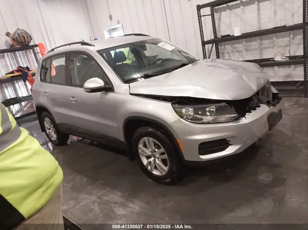 WVGBV7AX0HK000378 2017 VOLKSWAGEN TIGUAN - Image 1