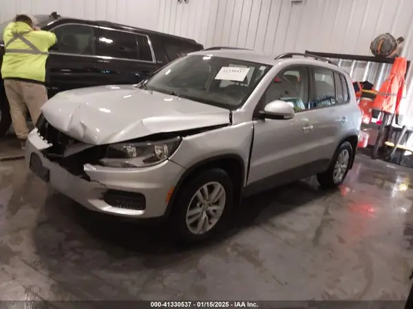 WVGBV7AX0HK000378 2017 VOLKSWAGEN TIGUAN - Image 2