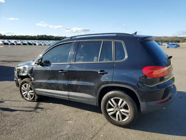 WVGBV7AX0HK010926 2017 VOLKSWAGEN TIGUAN - Image 2