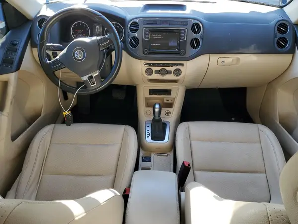 WVGBV7AX0HK010926 2017 VOLKSWAGEN TIGUAN - Image 8
