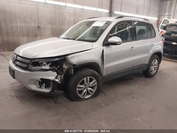 WVGBV7AX0HK018766 2017 VOLKSWAGEN TIGUAN - Image 2