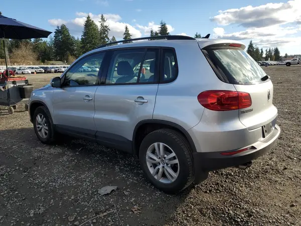 WVGBV7AX0HK027824 2017 VOLKSWAGEN TIGUAN - Image 2